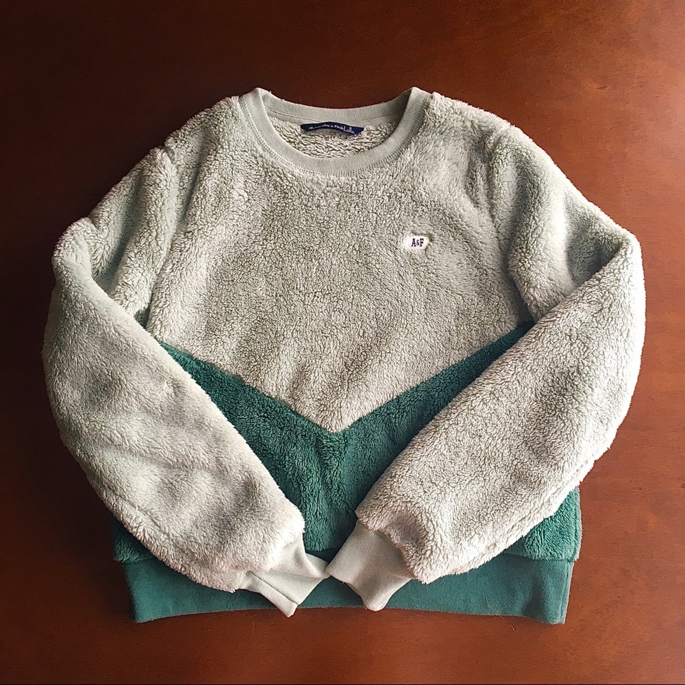 Abercrombie Sherpa Green Chevron Sweatshirt